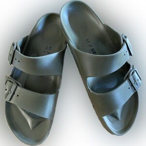 Birkenstock Olive Green Arizona Eva recovery slide Buckle Sandals. Size 41 EUC